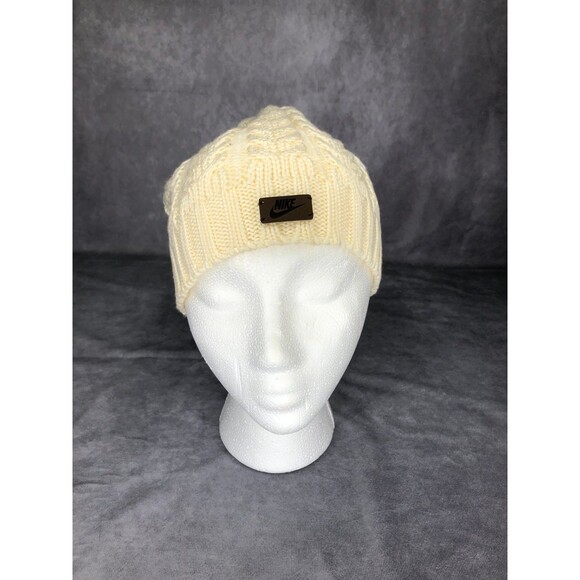 Nike Accessories - Nike beanie